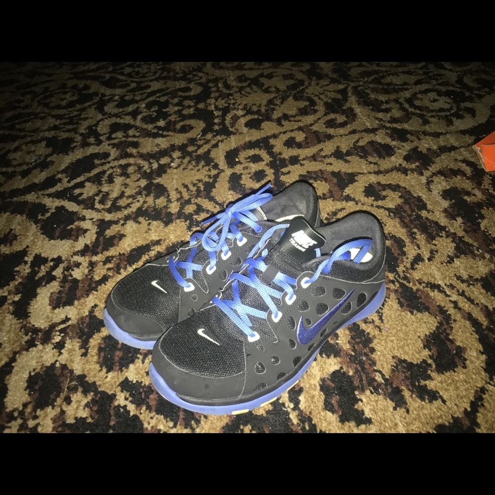 women’s nike flex supreme tr size 7.5